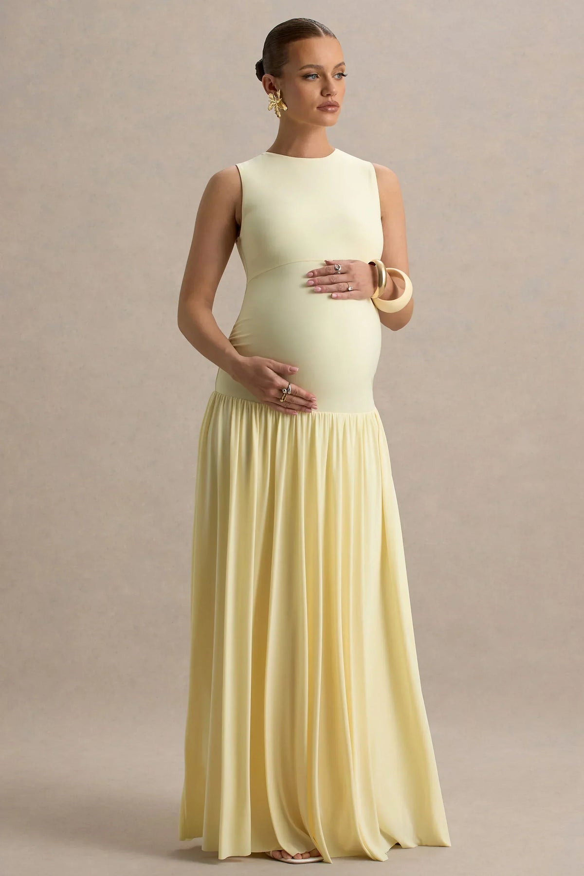 Outline | Lemon Crew-Neck Maternity Maxi Dress With Pleated Skirt